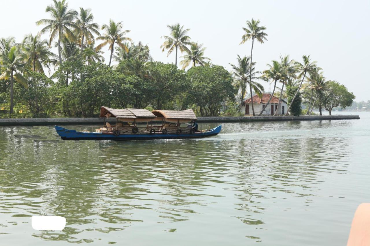 Regant Lake Village, Kollam. Chavara Exterior foto