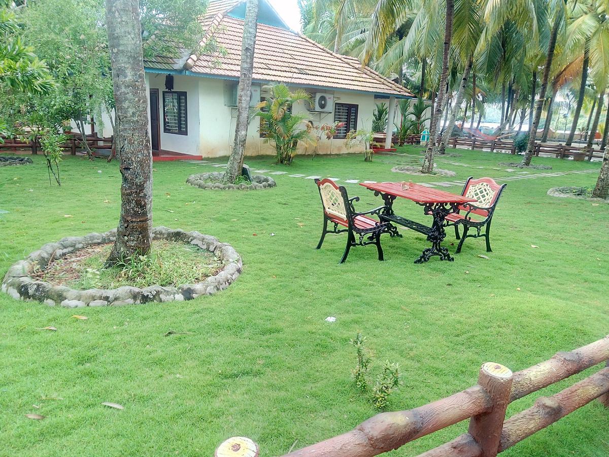 Regant Lake Village, Kollam. Chavara Exterior foto